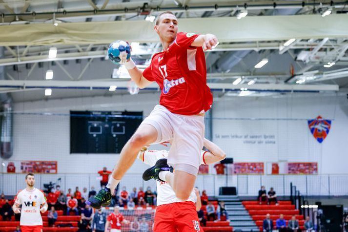 Einar Þorsteinn lék með Val áður en hann hélt í atvinnumennsku.