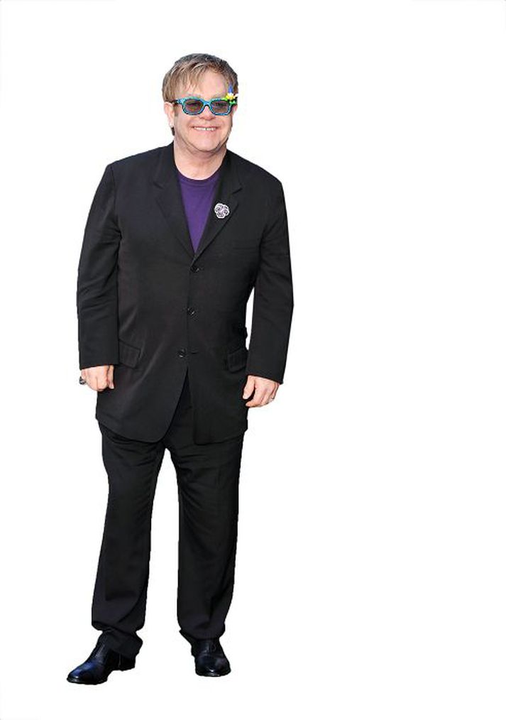 Elton John segir það kraftaverk að vera á lífi.