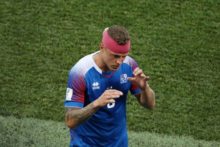 Ragnar Sigurðsson fór af velli vegna höfuðmeiðsla í gær.