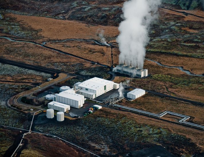 Unnið er að því að koma framleiðslu heits vatns í virkjuninni í gang á ný.