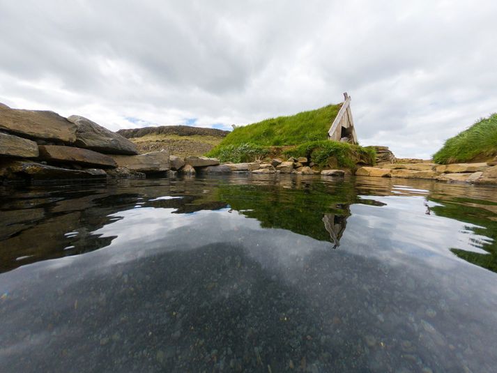 Maðurinn var sýknaður af kynferðislegri áreitni í Hrunalaug við Flúðir í Héraðsdómi Reykjavíkur.