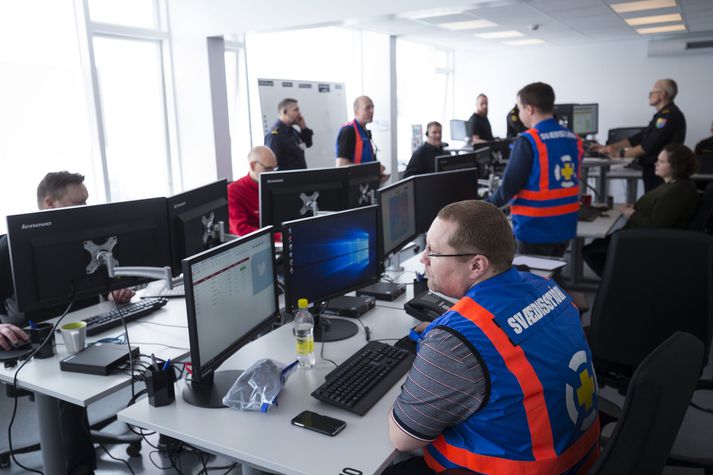 Björgunarsveitarmenn hafa ekki sinnt neinum útköllum það sem af er degi en aðgerðastjórn hefur verið virkjuð á höfuðborgarsvæðinu.