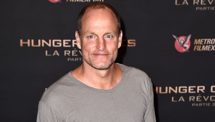 Woody Harrelson leggur pípuna á hilluna.