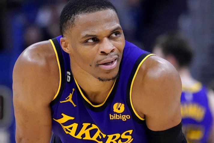 Russell Westbrook fær vel borgað og það er mikil pressa á honum að spila betur og hjálpa Lakers liðinu meira en í fyrra.