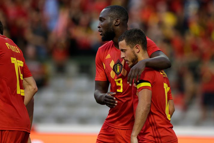 Lukaku og Hazard fagna marki í kvöld.