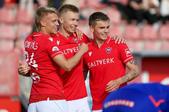 Adam Ægir Pálsson og Patrick Pedersen skoruðu þrjú af fjórum mörkum Vals í kvöld.