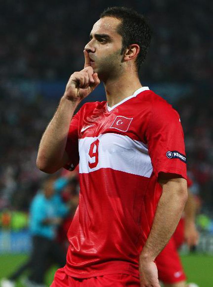Semih Senturk jafnaði fyrir Tyrki þegar öll nótt virtist úti.