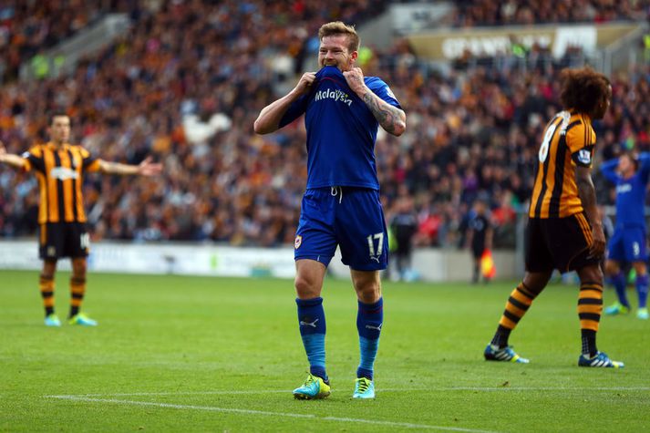 Aron Einar Gunnarsson í leik með Cardiff.