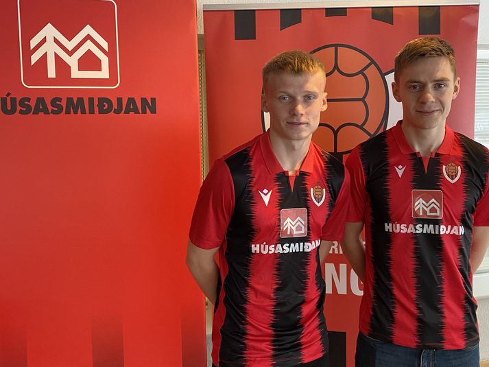 Ari Sigurpálsson og Bjarki Björn Gunnarsson sem framlengdi samning sinn við Víking til ársins 2024.