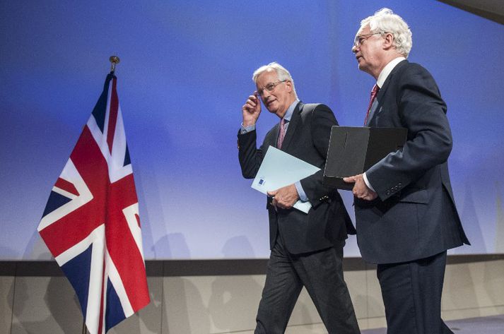 David Davis, sem fer fyrir samninganefnd Bretlands, og Michel Barnier, helsti samningamaður Evrópusambandsins, í Brussel í dag.