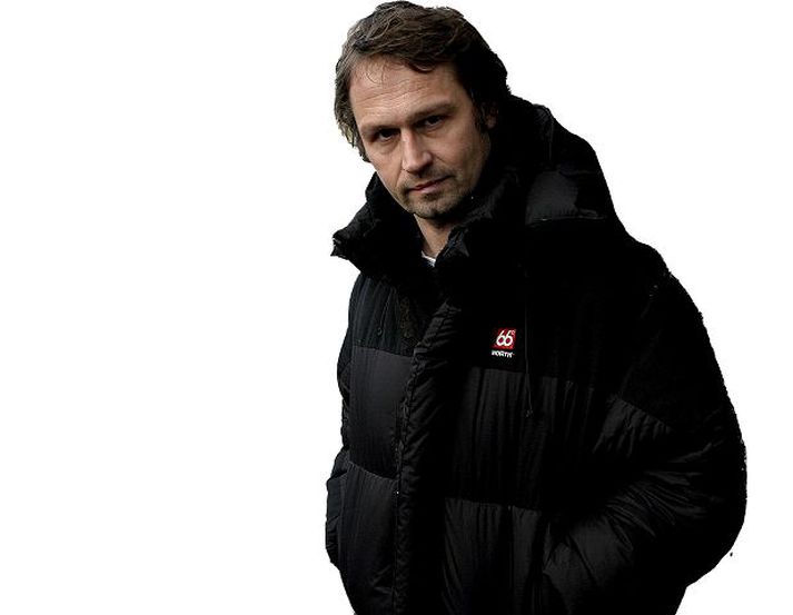 Einar Örn Segir fréttina vera uppspuna frá rótum