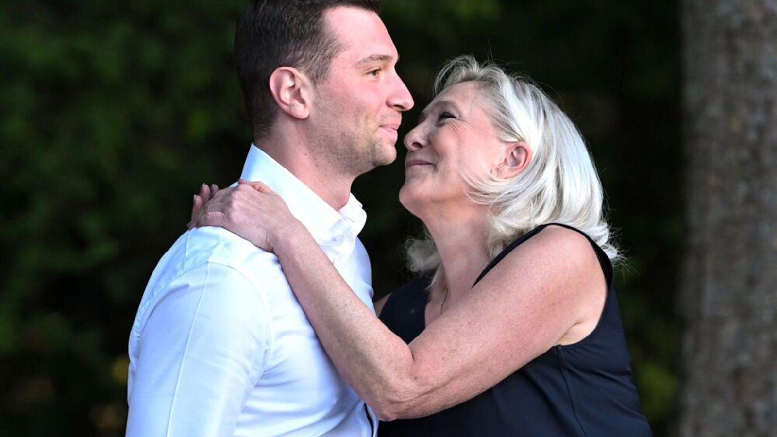 Ör­lög for­seta­fram­boðs Le Pen gætu ráðist í dag