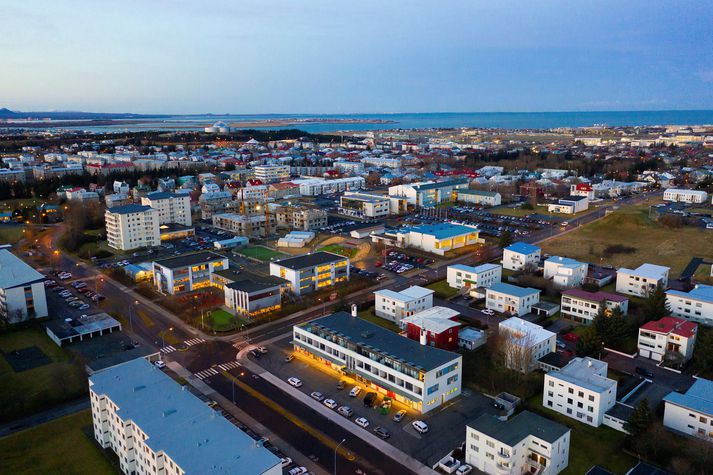 Aldrei hefur verið meira að gera á fasteignamarkaði en í janúar síðastliðnum sé litið til útgefinna kaupsamninga.