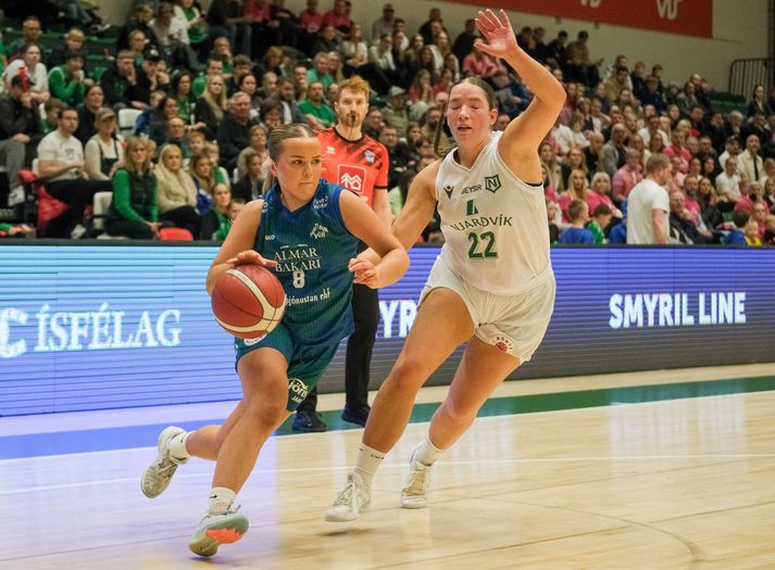 Frá leik Hamars/Þórs á síðasta tímabili. Matilda Sóldís, leikmaður liðsins hér með boltann gegn Njarðvík