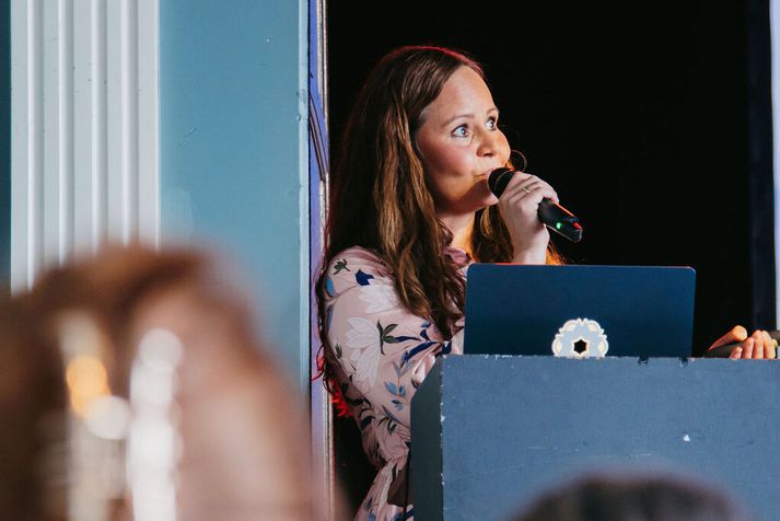 Lára Sóley listrænn stjórnandi Listahátíðar 2026 kynnti spennandi dagskrá hátíðarinnar í Iðnó. 