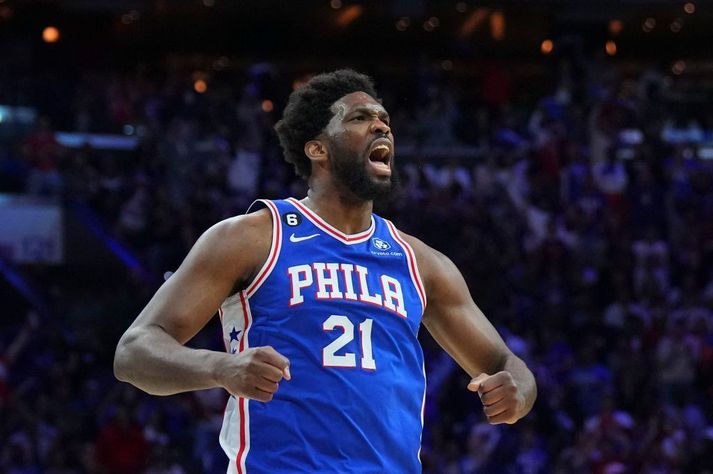 Joel Embiid var verðmætasti leikmaðurinn í NBA-deildinni síðasta vetur og hefur nú unnið sjö sigra í röð með 76ers. 