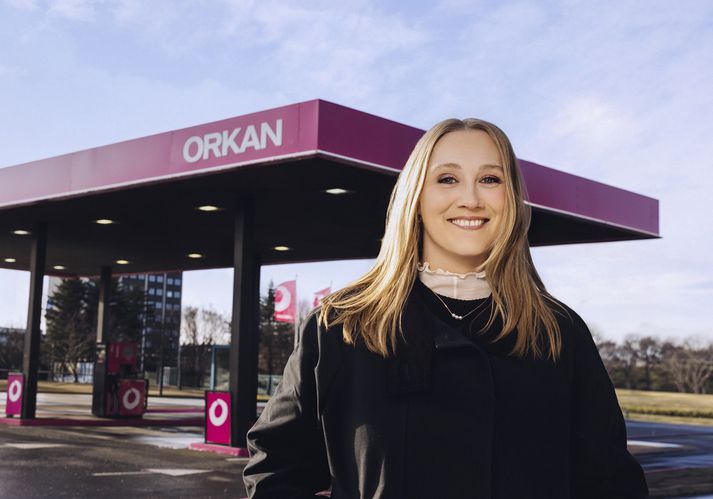 Brynja Guðjónsdóttir, markaðsstjóri Orkunnar. Fyrirtækið hefur sett nýjan leik í gang þar sem tryggir viðskiptavinir geta unnið sér inn fría dælingu með mánaðarlegum viðskiptum.