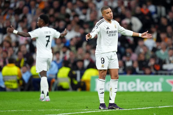 Í stað þess að fá boltann í lappairnar og inn í hlaupin sín þá voru Real Madrid mennirnir Kylian Mbappe og Vinicius Junior að glíma við eintómar fyrirgjafir allan leikinn.