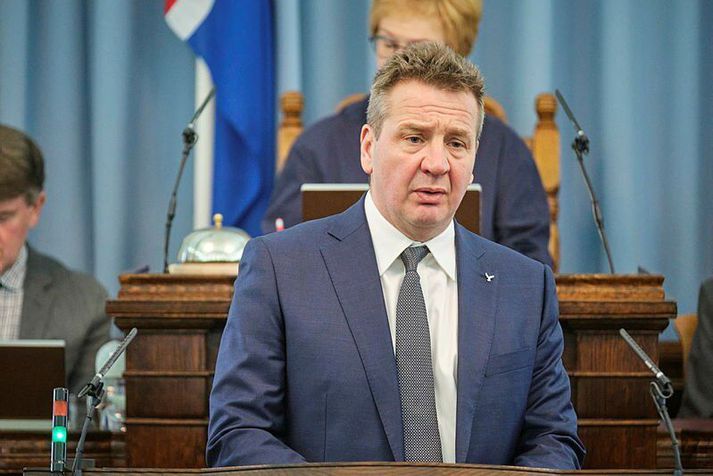 Guðlaugur Þór segir Kristrúnu Frostadóttur búna að keyra Alþingi fullkomlega í skurð.