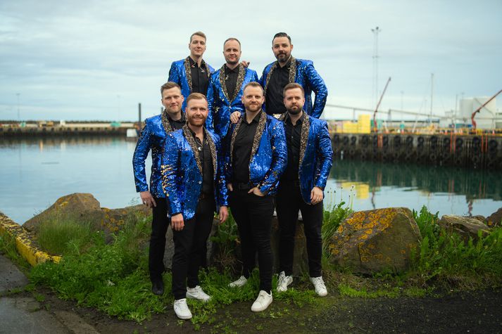 Stuðlabandið frumflutti Þjóðhátíðarlagið í Brennslunni í morgun.
