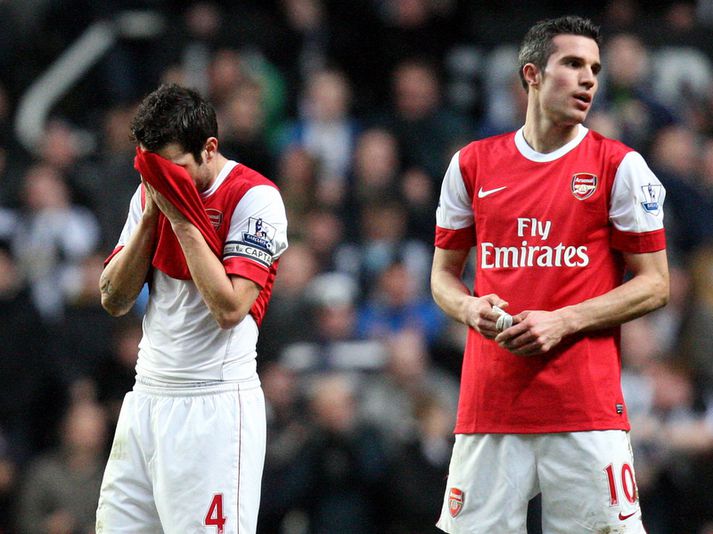 Cesc Fabregas og Robin Van Persie  gátu ekki falið vonbrigði sín í leikslok.