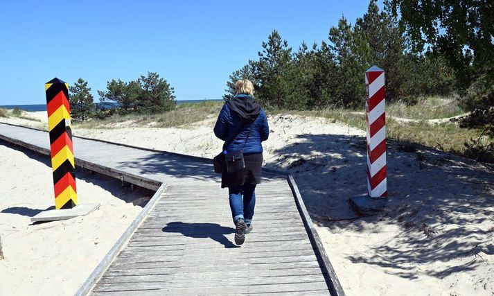 Lögregla rak fleiri en 50 frá landamærum Þýskalands og Póllands við bæinn Guben en fólkið kom víðsvegar að.