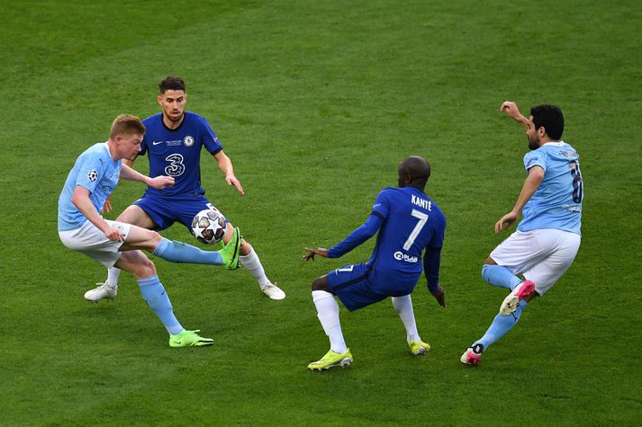 Kevin De Bruyne, Jorginho og N'Golo Kante eigast við í úrslitaleik Meistaradeildarinnar.