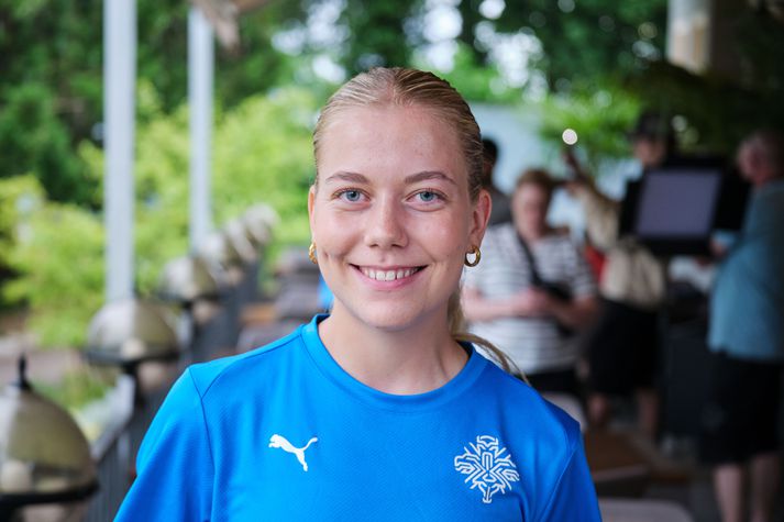 Amanda Jacobsen Andradóttir er mætt á sitt annað stórmót fyrir Íslands hönd. Þessi gæðamikli leikmaður hefur verið að glíma við sinn skerf af meiðslum og á einum tímapunkti óttaðist hún að EM draumurinn í ár yrði ekki að veruleika fyrir sig.