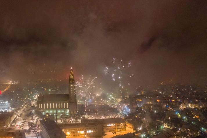 Ljósadýrð og reykmökkur einkenna áramótin í Reykjavík dagsins í dag en svo hefur ekki alltaf verið.