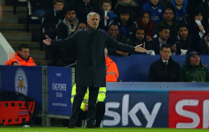 Mourinho undrandi á hliðarlínunni í kvöld.