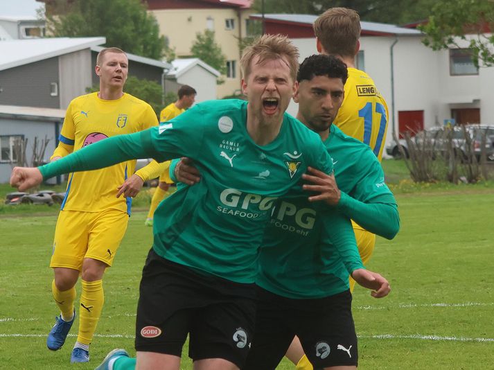 Elfar Árni fagnar í leik með Völsungi í sumar.