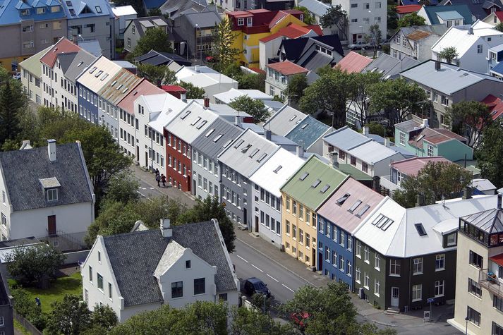 Í fyrsta sinn frá hruni eru þinglýstir kaupsamningar fleiri en þinglýstir leigusamningar.