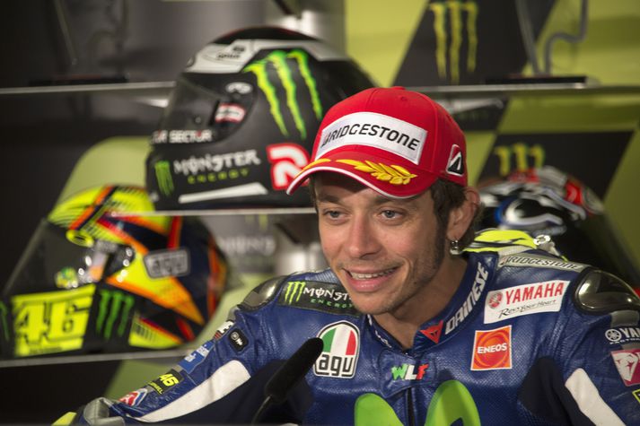 Valentino Rossi leiðir keppni ökumanna með 15 stiga forskot.