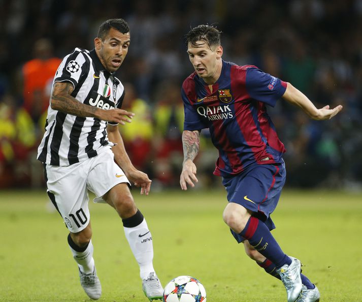 Tevez og Messi eigast hér við í úrslitum Meistaradeildar Evrópu.