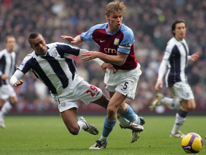 Martin Laursen í leik með Aston Villa.