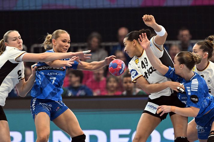 Sigurganga færeyska landsliðsins á HM í handbolta endaði í kvöld enda að spila við gríðarlega sterkt þýskt landslið.