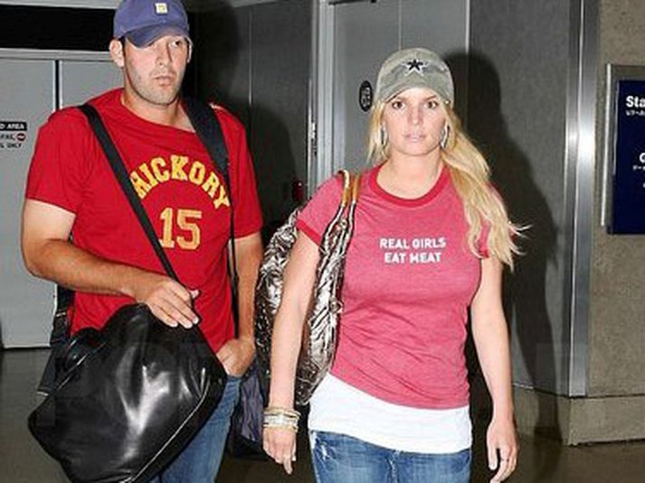 Jessica Simpson er bjartsýn á framhaldið með Tony Romo.