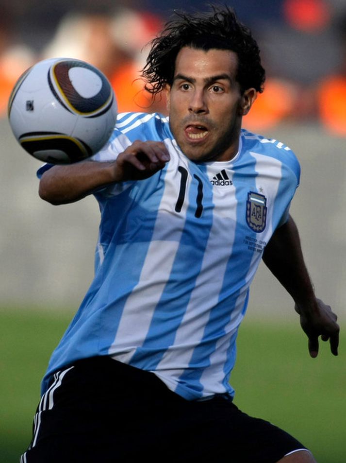 Carlos Tevez í leik með Argentínu á móti Spáni.
