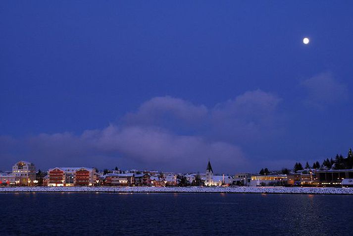 Hafnarfjörður. Reiknað er með að rekstur bæjarins í Hafnarfirði hafi verið neikvæður um 1.552 milljónir króna í fyrra en að reksturinn verði jákvæður um 247 milljónir á árinu 2010.Fréttablaðið/Stefán