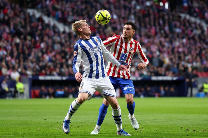 Orri Steinn Óskarsson í baráttunni um boltann í leiknum í kvöld.