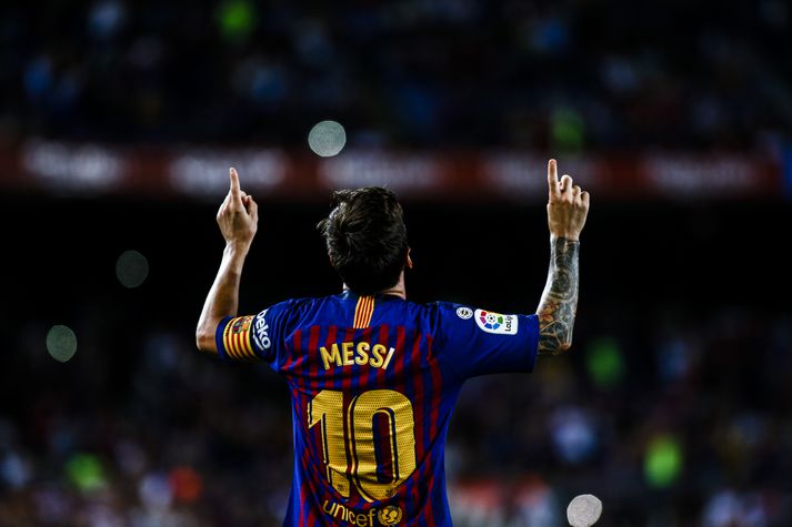 Messi fagnar.