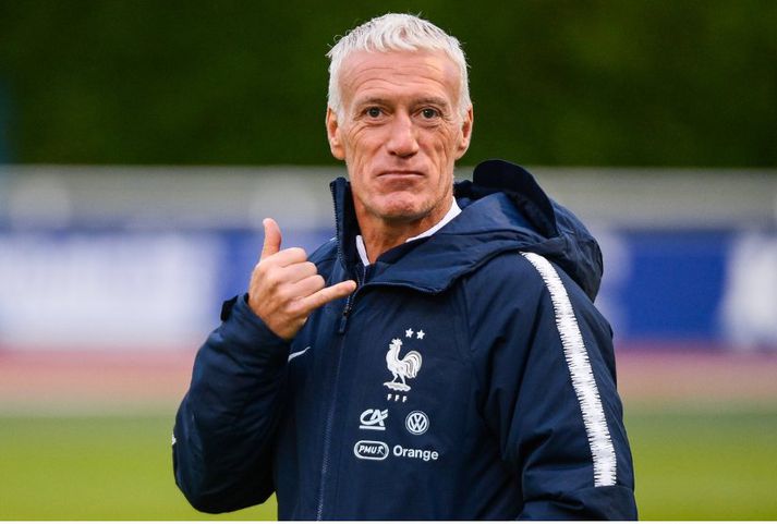 Deschamps léttur fyrir æfingu franska landsliðsins.