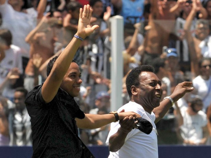 Robinho og Pele á kynningarfundinum.