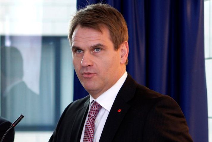 Árni Páll Árnason sendi ESA bréf í byrjun mánaðar.