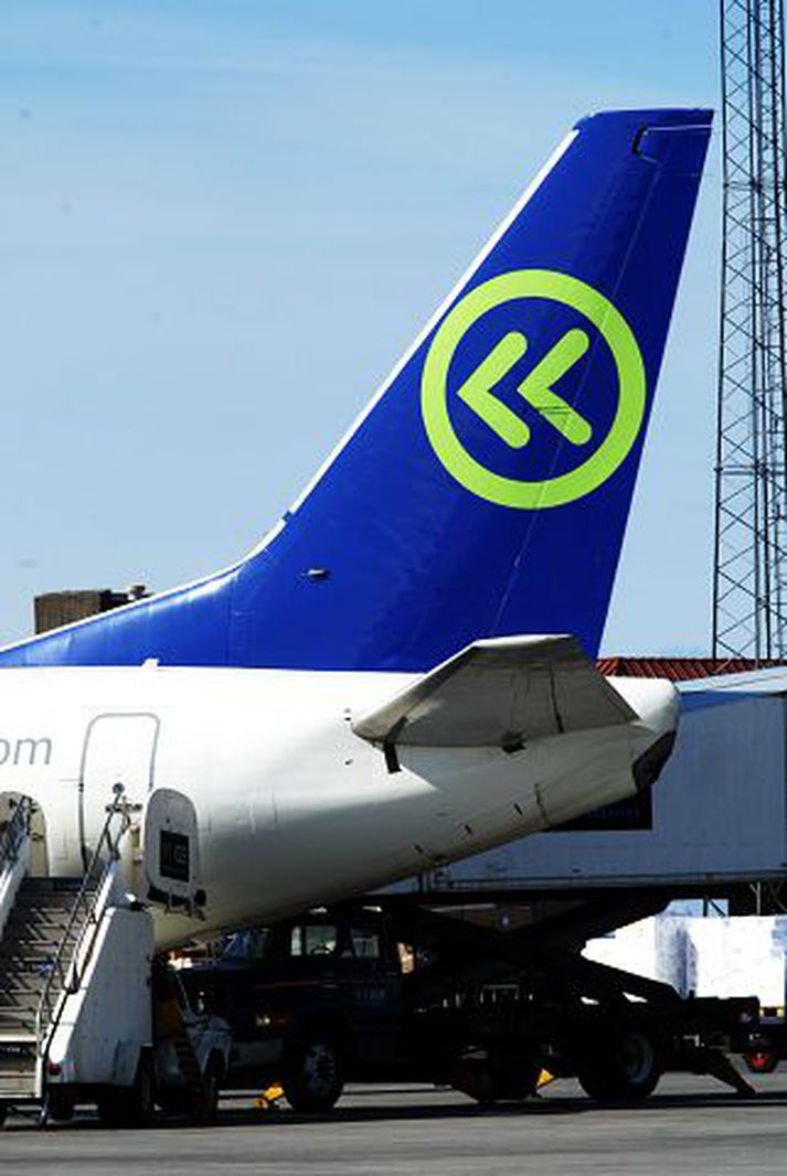 Þeir sem panta flug með Iceland Express geta nú valið hvort þeir láta kolefnisjafna ferðina með því að kaupa tré sem Kolviður plantar.
