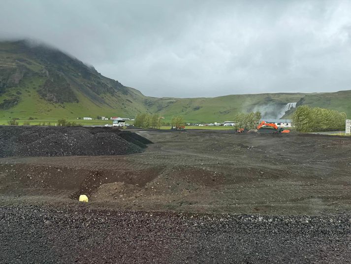 Framkvæmdir við Skógafoss að nýju bílastæði.