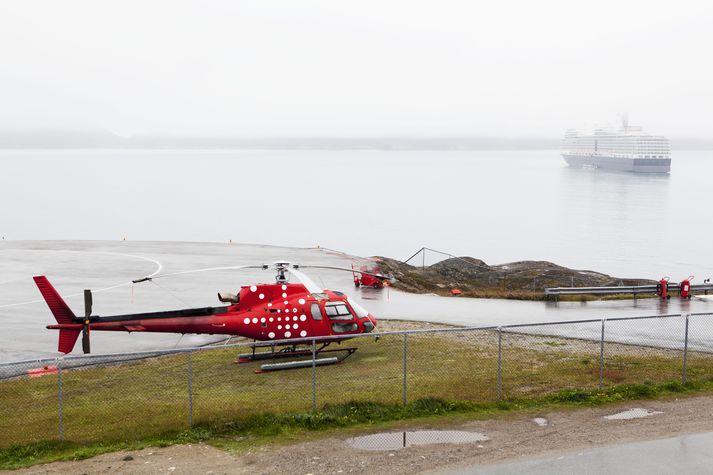 Þyrlur og flugvélar voru notaðar við leitina í gær en henni var frestað vegna veðurs. Myndin tengist fréttinni ekki beint.