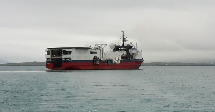 Rannsóknaskipið Harrier Explorer kom við á ytri höfninni í Reykjavík þann 12. júní síðastliðinn áður en það hélt á Drekasvæðið.