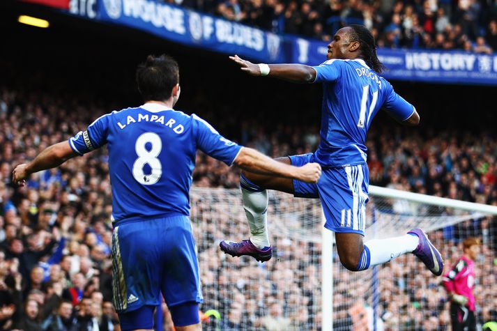 Drogba fagnar marki sínu á Stamford Bridge í dag.