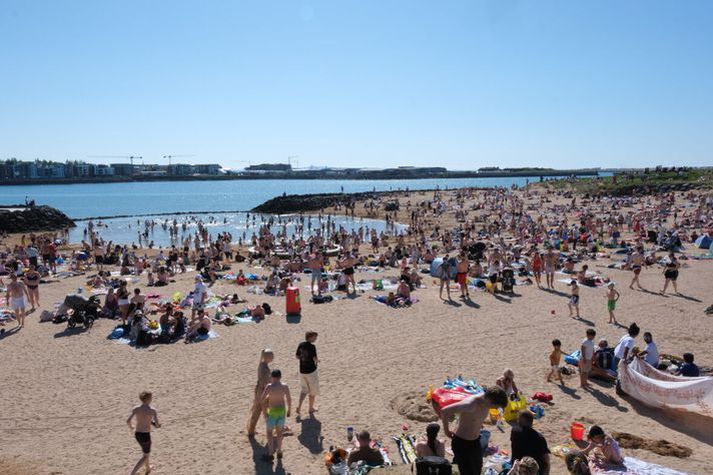 Svona var umhorfs í Nauthólsvík í lok maí.